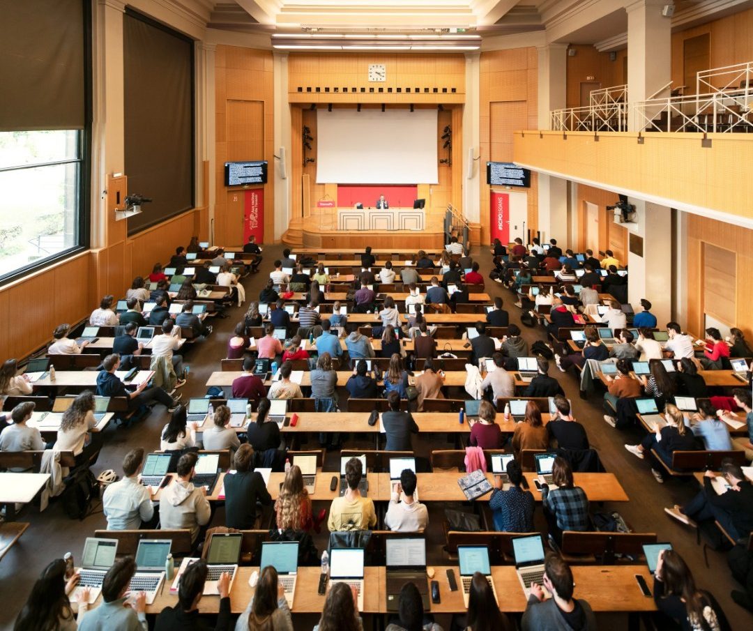 Brasileiros podem concorrer a bolsa de até R$ 87 mil para estudar em Paris; veja como se inscrever