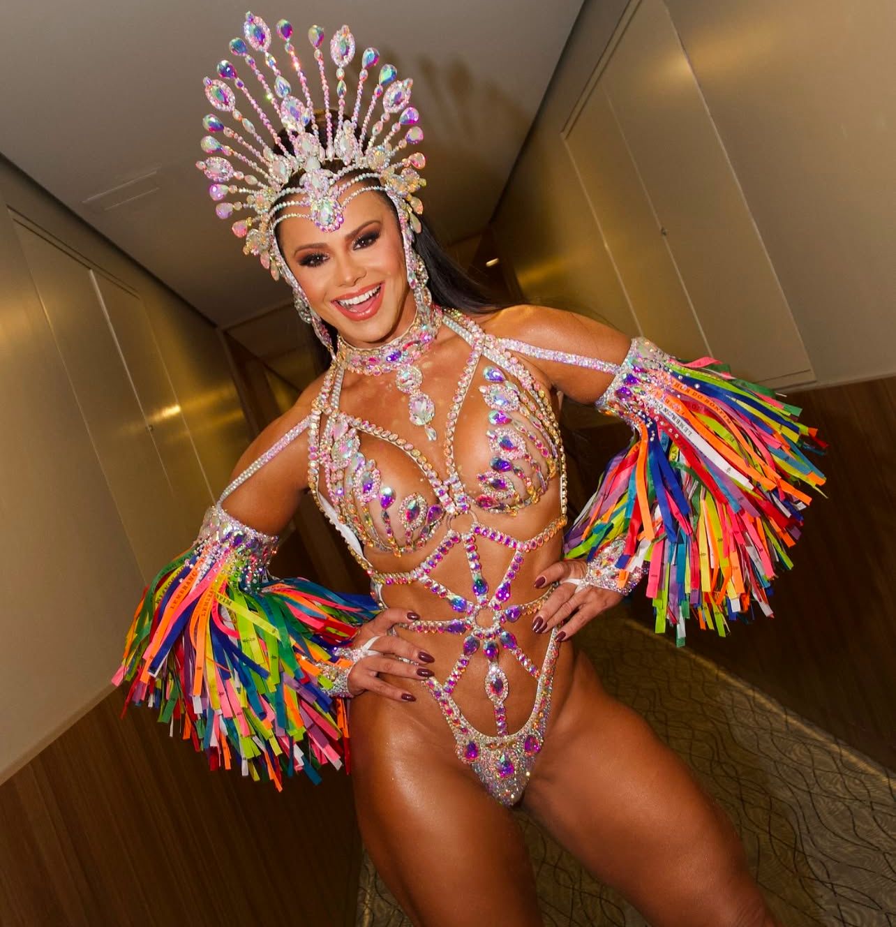 Carnaval 2025: Viviane Araújo usa look com fitas do Senhor do Bonfim em homenagem ao enredo ‘Bahia, da Fé ao Profano’