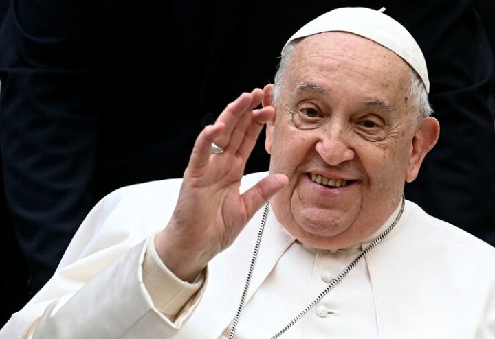 Internado, Papa Francisco realiza novo exame e Vaticano divulga boletim médico