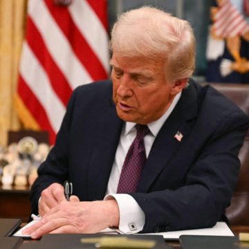 Trump ameaça impor tarifa de 50% sobre produtos da União Europeia