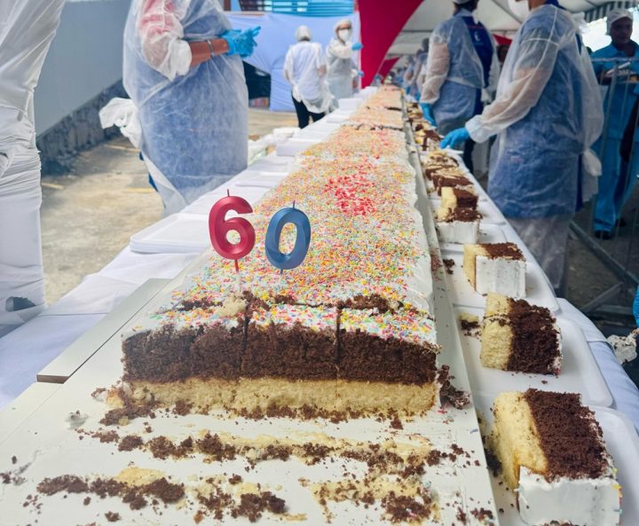 Hospital Martagão Gesteira ganha bolo de 60 metros em celebração aos 60 anos de existência