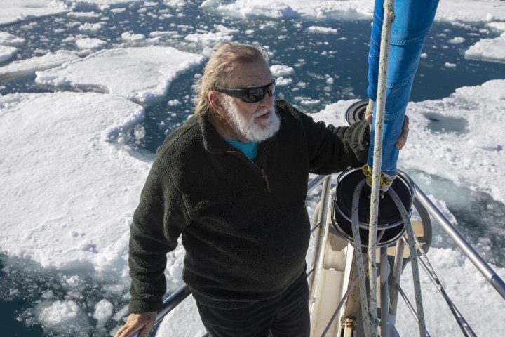 Aos 82 anos, navegador Aleixo Belov desafia o Ártico em travessia inédita