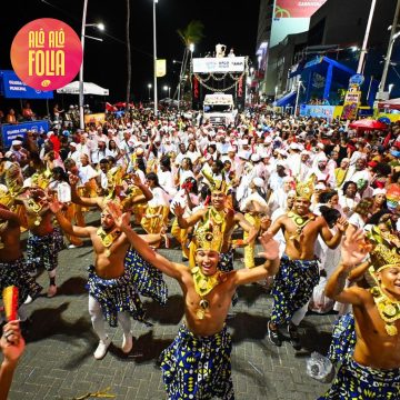 Elegante e sofisticado: Cortejo Afro desfila no circuito Barra-Ondina no Carnaval de Salvador