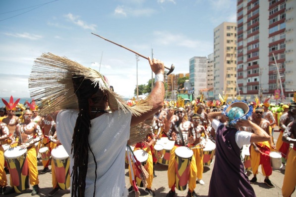 ‘Eu não vou embora!’: Arrastão da Quarta-feira de Cinzas estende Carnaval com Brown, Léo Santana e Danniel Vieira