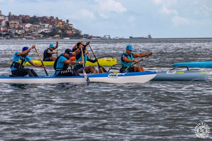 Mais de 600 atletas disputam o principal campeonato de canoagem polinésia do país neste final de semana em Salvador