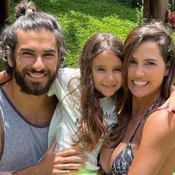 Deborah Secco fala sobre amizade com Hugo Moura após separação