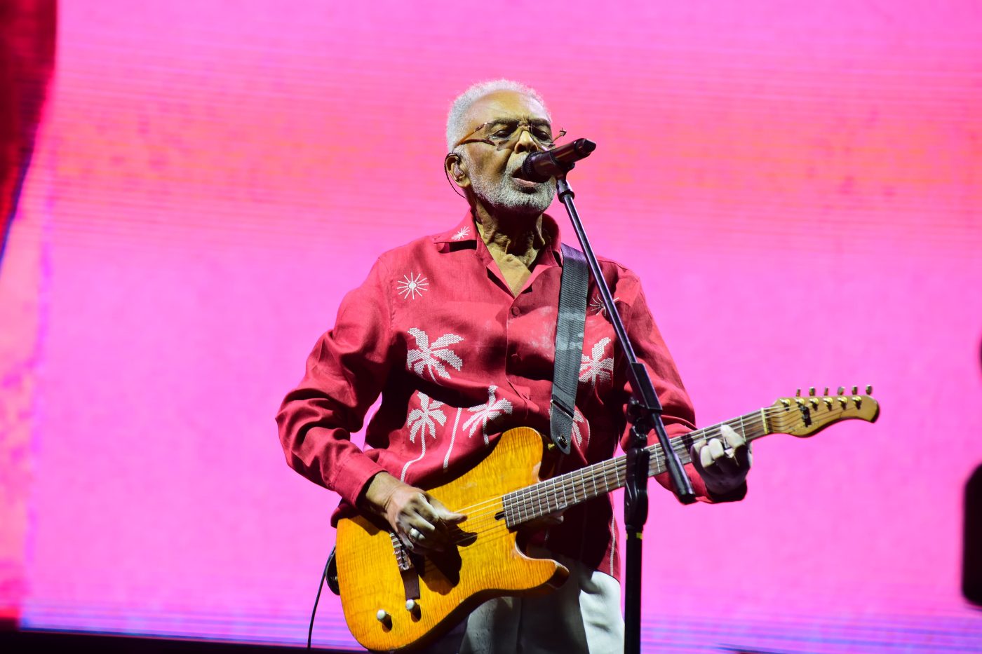 Gilberto Gil estreia turnê de despedida com show memorável em Salvador: ‘Sentimento profundo’