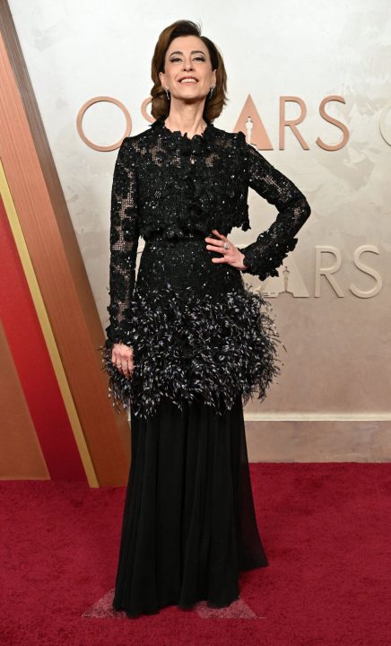 Fernanda Torres no tapete vermelho do Oscar – Foto: Getty Images