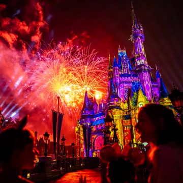 Disney suspende funcionários após decisão da Suprema Corte sobre imigrantes venezuelanos