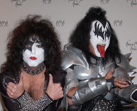 Kiss anuncia retorno aos palcos com show especial sem máscaras