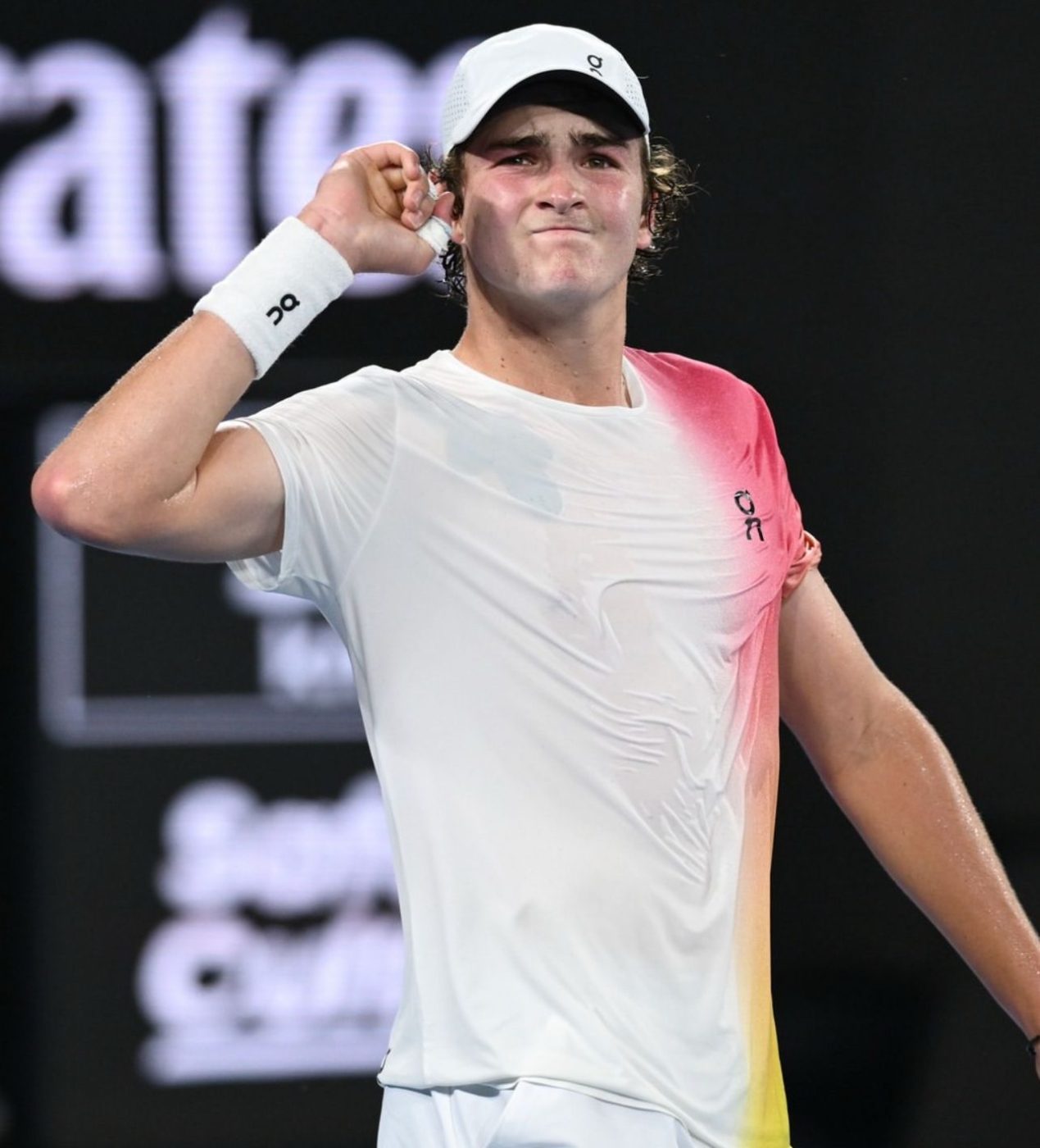 João Fonseca vence veterano e avança às quartas de final em Phoenix