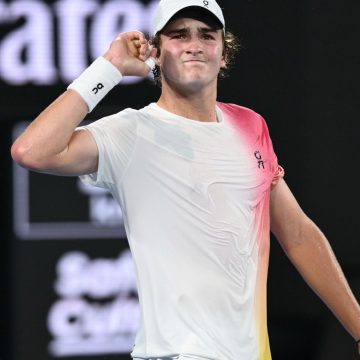 João Fonseca vence veterano e avança às quartas de final em Phoenix