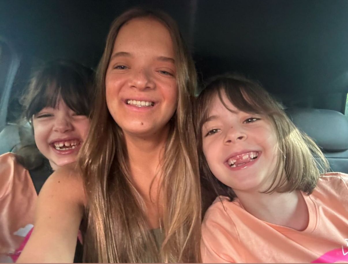 Ao lado das sobrinhas, Rafaella Justus fala sobre ‘missão de tia’