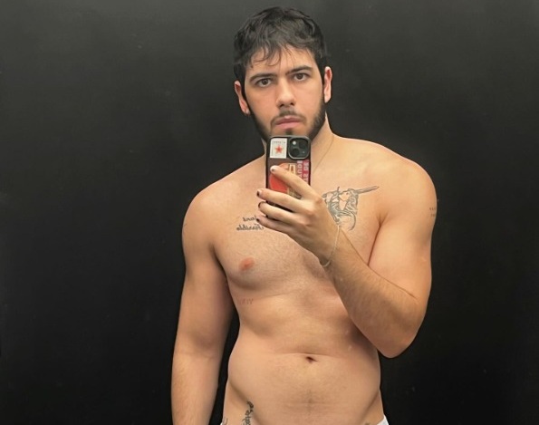 Filho de Murilo Benício e Alessandra Negrini agita web com foto sem camisa