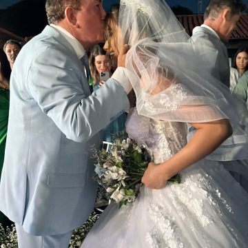 Amado Batista e Miss oficializam casamento religioso em luxuosa fazenda no interior de MT; veja fotos