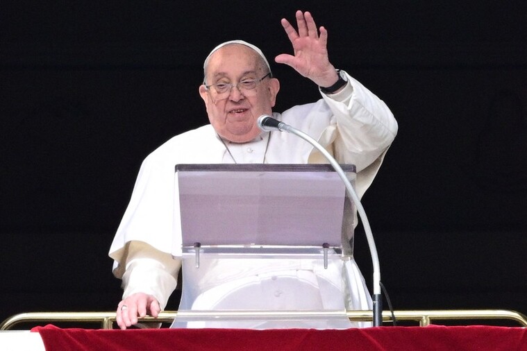 Papa Francisco fará tradicional bênção na Páscoa após mais de um mês internado, anuncia Vaticano