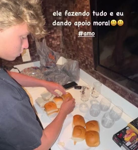Benício Huck mostra talento na cozinha e surpreende Duda Guerra com jantar especial