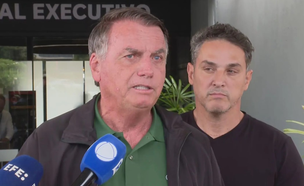 Bolsonaro aparece de surpresa no STF antes de julgamento sobre tentativa de golpe