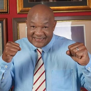 Lenda do boxe, campeão olímpico George Foreman morre aos 76 anos