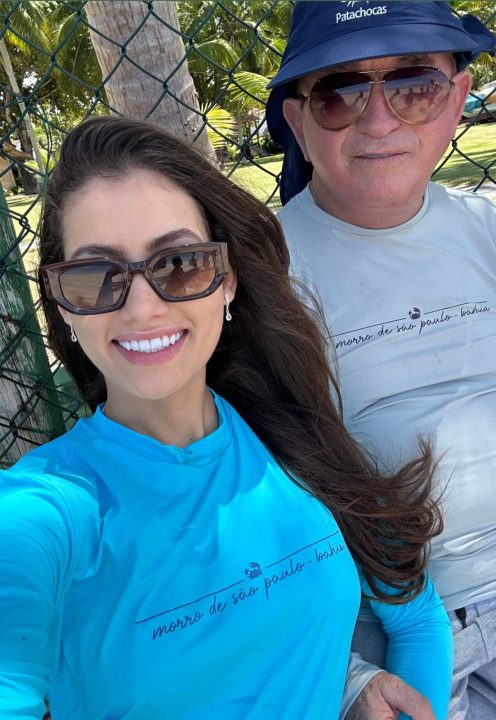 Amado Batista e esposa 50 anos mais nova curtem lua de mel em resort na BA: “Desfrutando”