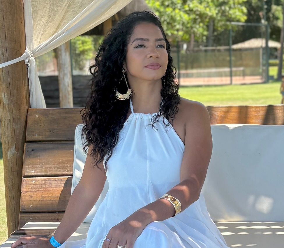 Camila Oliveira abre álbum de férias após retornar ao Jornal da Manhã: ‘Cabelos ao vento’