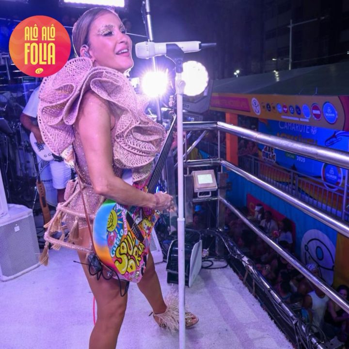 Claudia Leitte usa figurino com elementos em palha no último dia do Carnaval de Salvador