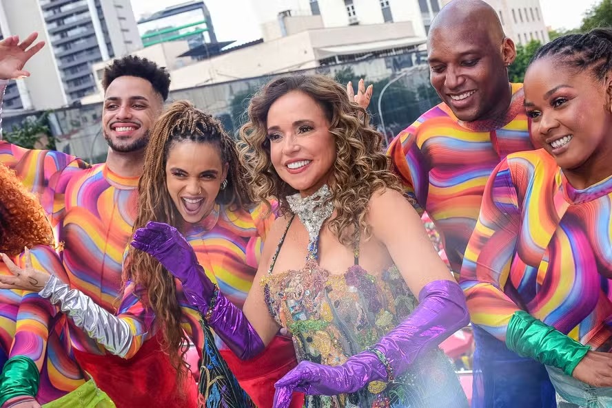 Daniela Mercury encerra Carnaval com megabloco em São Paulo