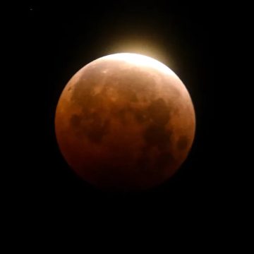 Eclipse total da Lua será na madrugada de sexta; saiba como acompanhar