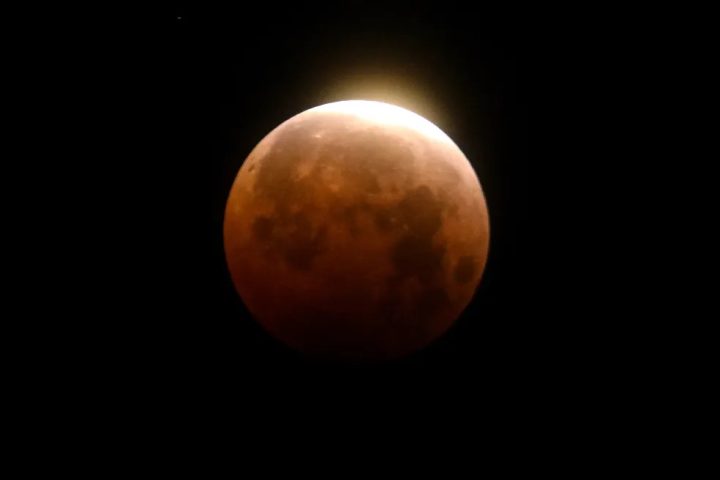 Eclipse total da Lua será na madrugada de sexta; saiba como acompanhar