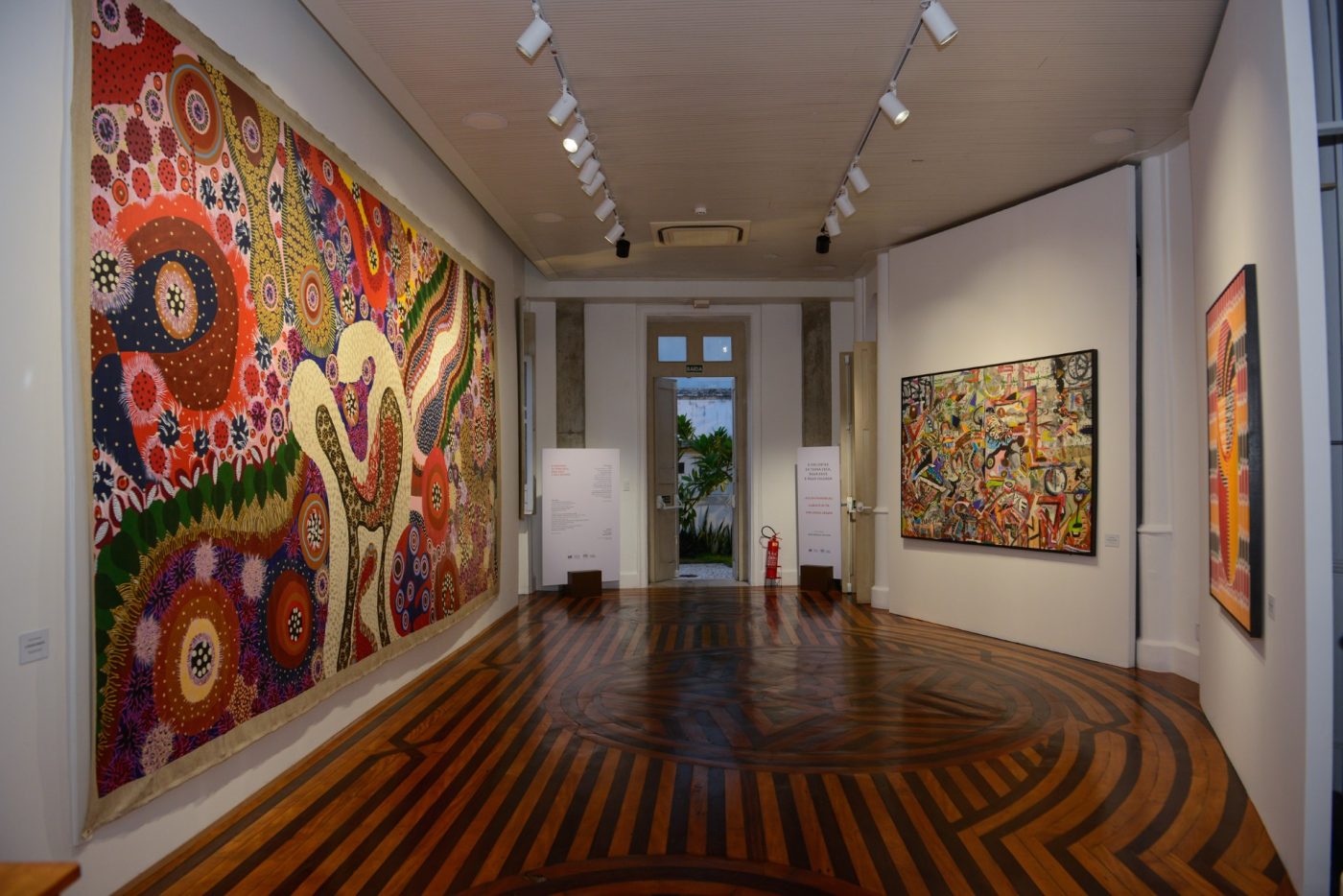 Exposição de Aislan Pankararu na Casa Rosa tem visitação estendida e programação de visitas guiadas, filme e bate-papo