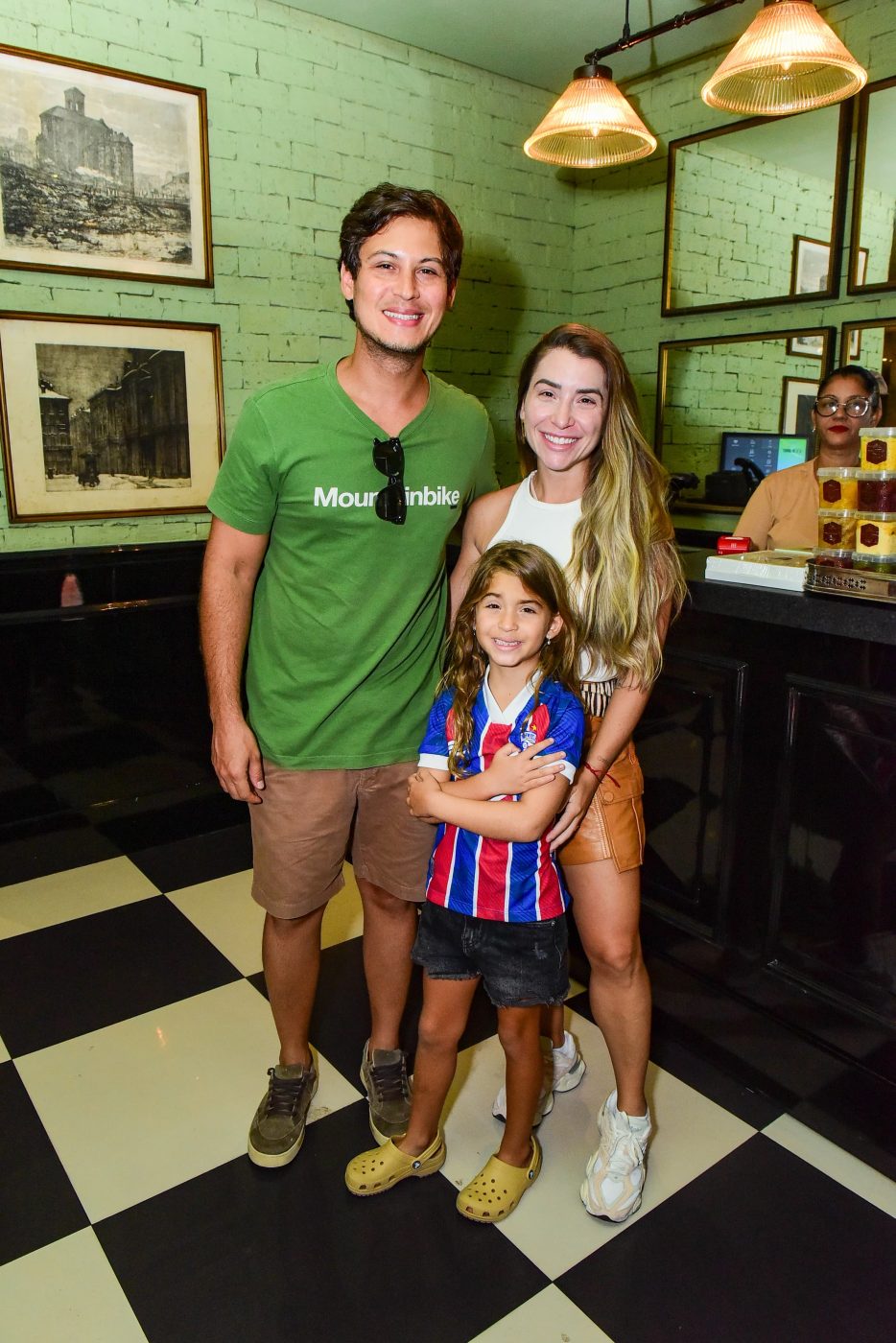 Nixon Filho, Maria Luiza e Camila Vidal