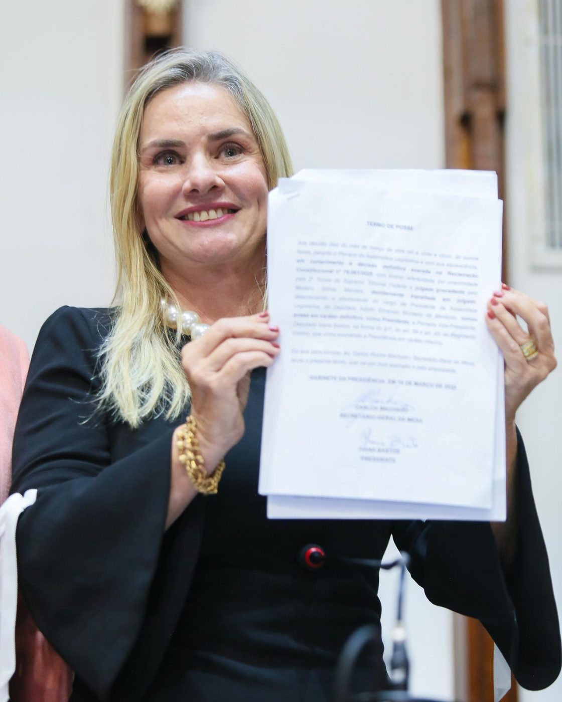 Ivana Bastos toma posse e se torna, oficialmente, a primeira mulher a presidir a ALBA