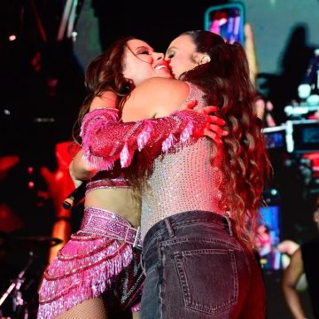 Ivete faz participação em show de Anitta no encerramento do Carnaval do Rio