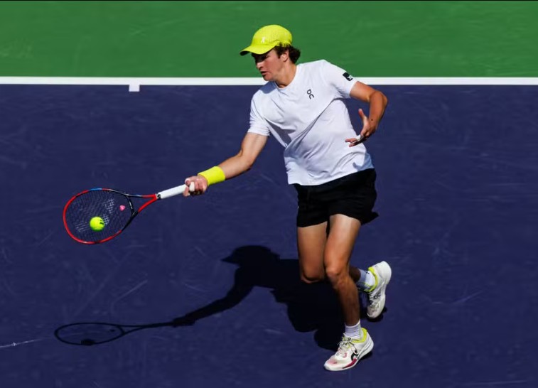 João Fonseca vence britânico e avança no Indian Wells