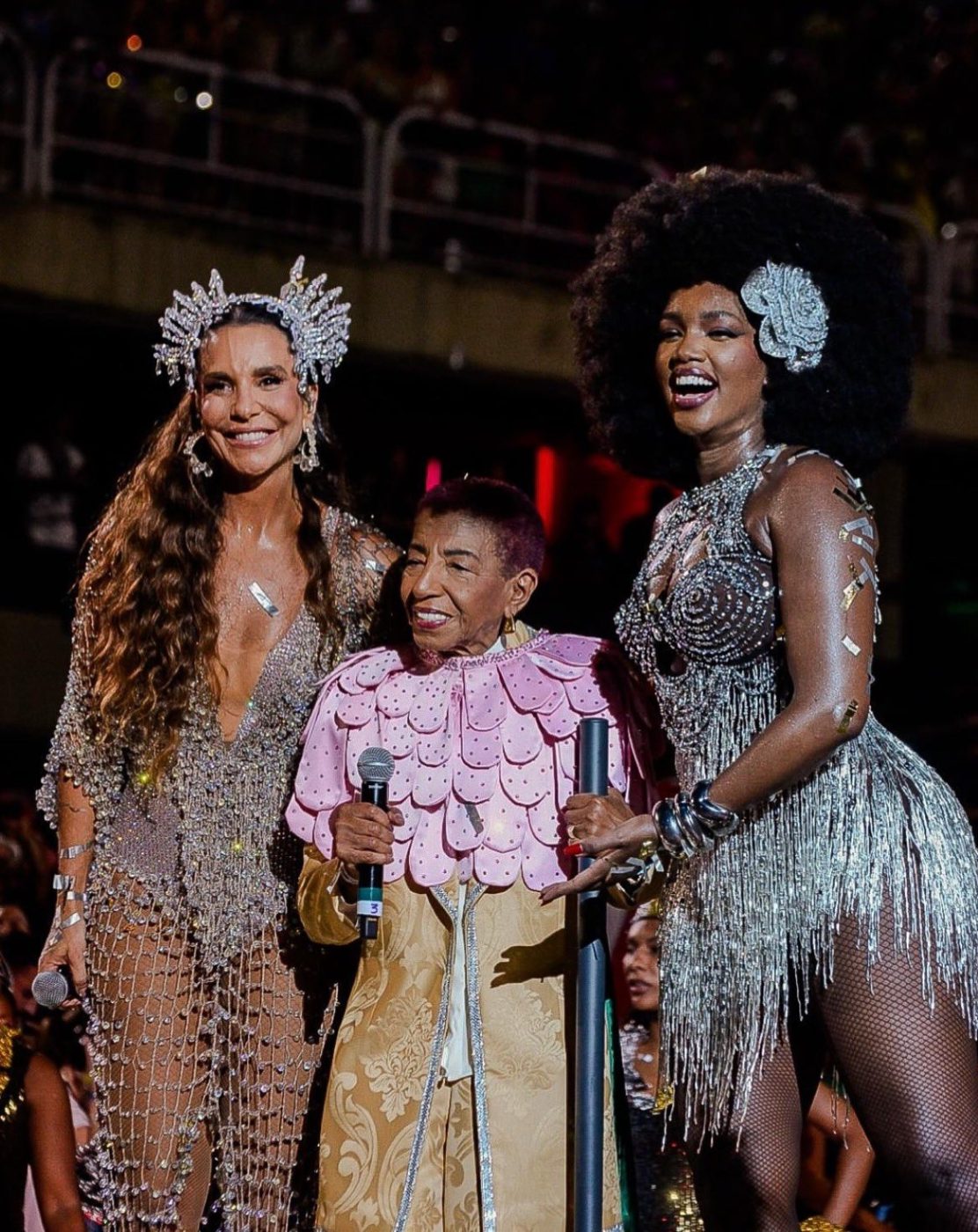 Ivete Sangalo, IZA e Leci Brandão brilham em show de abertura do Desfile das Campeãs; veja vídeo