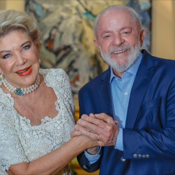 Lula participa de festa de aniversário de Marta Suplicy em São Paulo