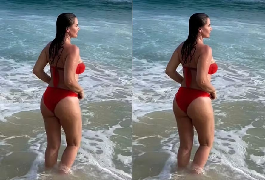 Musa dos anos 80, Luma de Oliveira posa de biquíni na praia e reflete sobre envelhecer