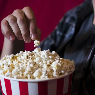 ‘Traga seu Balde’: Rede de cinema abre pré-venda de ação especial inédita do Dia da Pipoca