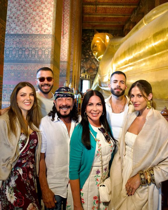 Em família! Com Bell Marques e Aninha, Mari Gonzalez e Pipo conhecem templos religiosos na Tailândia: ‘Surreal de lindo’