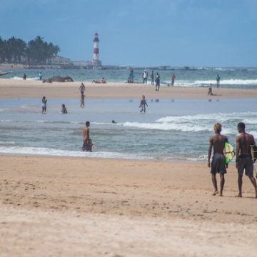 Em último fim de semana do verão, Salvador terá máxima de 35ºC, a mais quente do Nordeste