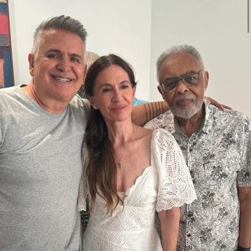 Orlando Morais reúne amigos em Salvador para almoço em torno de Gilberto Gil