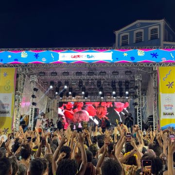 Totalmente em êxtase! Em Salvador, baianos e turistas celebram conquista inédita do Brasil no Oscar