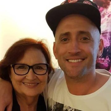 Dona Déa faz declaração emocionante sobre Paulo Gustavo: ‘Abrace essa chance’
