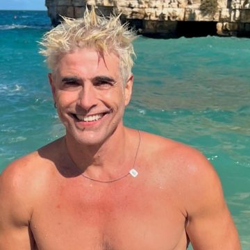 Aos 53 anos, Reynaldo Gianecchini vive em cobertura de dois andares com vista privilegiada