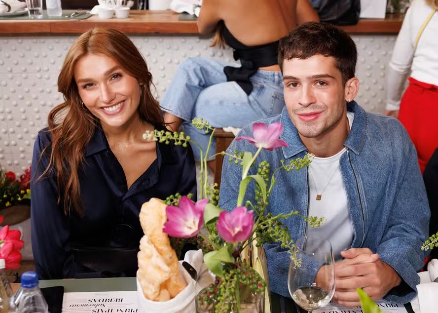 Sasha reencontra João Guilherme, ex de sua melhor amiga, Bruna Marquezine, durante evento em SP
