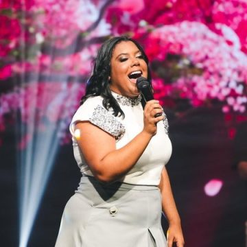 Sucesso do gospel, cantora baiana Sued Silva viraliza com a música ‘Reacende a Chama’