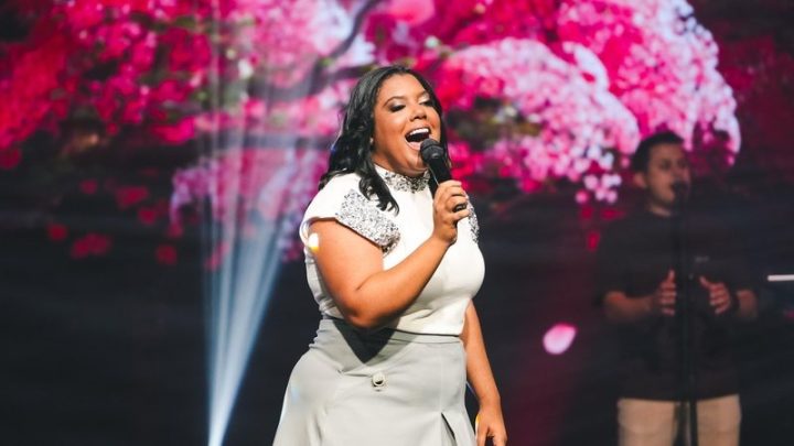 Sucesso do gospel, cantora baiana Sued Silva viraliza com a música ‘Reacende a Chama’