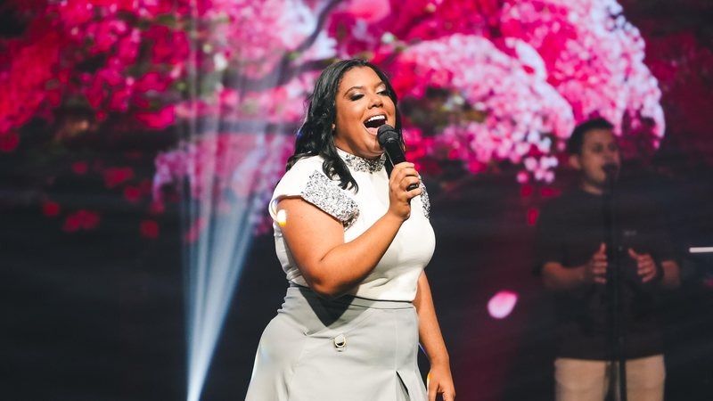 Sucesso do gospel, cantora baiana Sued Silva viraliza com a música ‘Reacende a Chama’