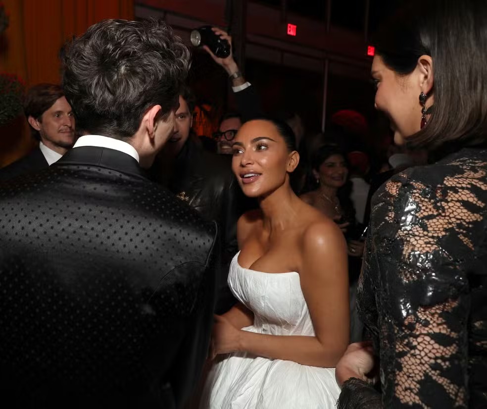 Internacional! Timothee Chalamet curte after party do Oscar, com Kim Kardashian e Kendall Jenner