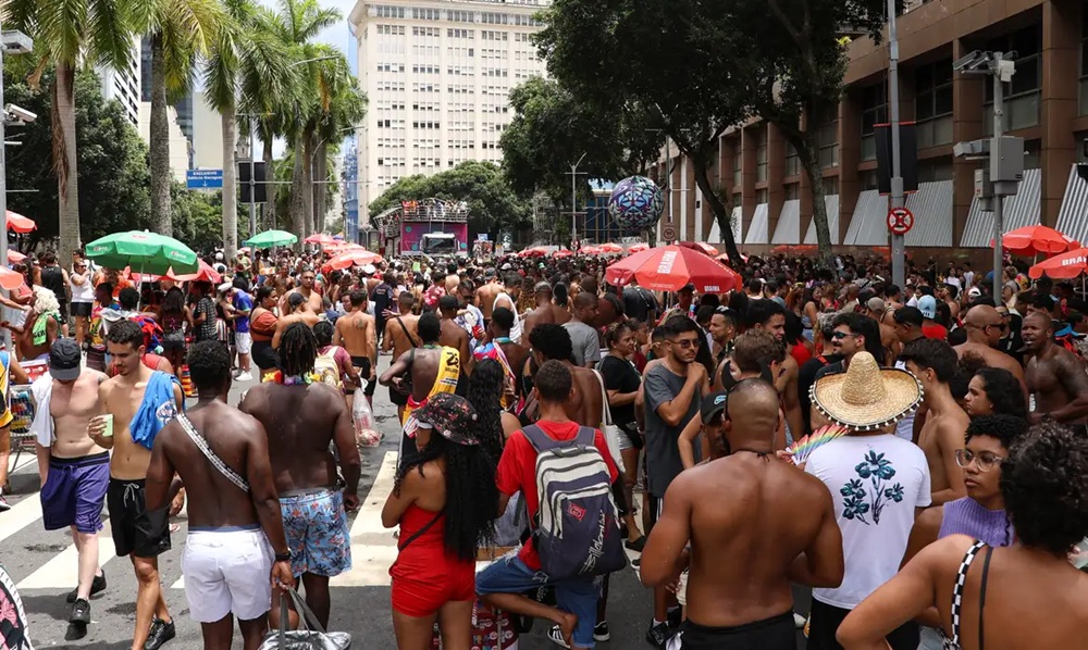 Especialistas recomendam ‘etiqueta respiratória’ após Carnaval